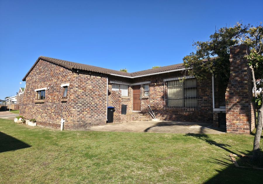 4 Bedroom Property for Sale in Noorsekloof Eastern Cape